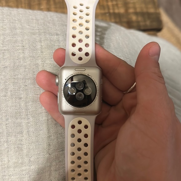 Apple Watch Series 2 - Picture 2 of 2